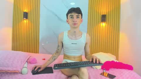 kitty_gill online show from December 27, 2024, 5:26 pm