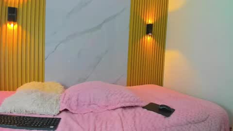 kitty_gill online show from December 28, 2024, 2:32 pm
