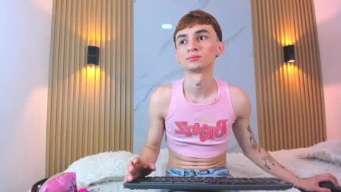 kitty_gill online show from February 5, 2025, 12:17 pm