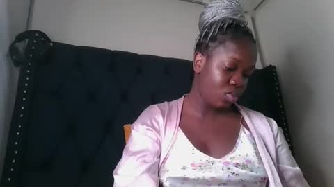 kitty_kerry online show from November 12, 2025, 3:51 am