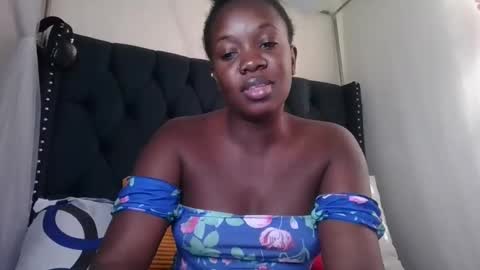 Snapshot of kitty_kerry chatting on April 1, 2026, 1:41 pm kitty_kerry online show from April 1, 2026, 1:41 pm