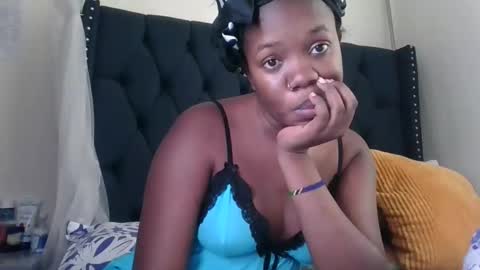 Snapshot of kitty_kerry chatting on May 12, 2026, 9:39 am kitty_kerry online show from May 12, 2026, 9:39 am