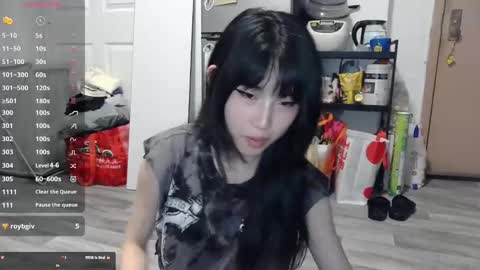 Kitty online show from September 22, 2025, 2:35 am