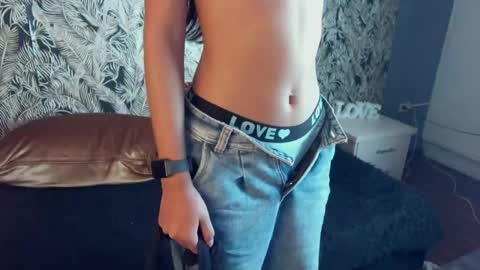 Snapshot of kitty_kryss chatting on February 27, 2025, 4:53 pm kitty_kryss online show from February 27, 2025, 4:53 pm