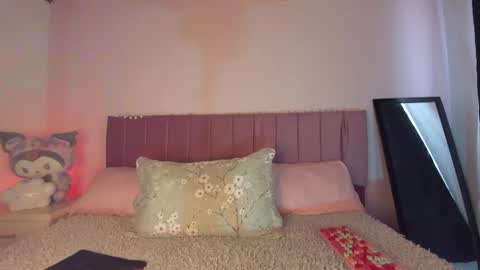 kitty_kryss online show from October 23, 2025, 2:16 pm