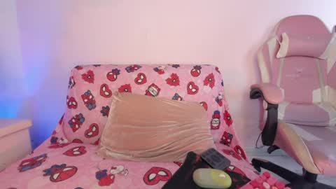 kitty_kryss online show from May 9, 2026, 7:08 pm