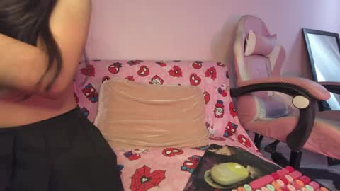 Snapshot of kitty_kryss chatting on May 23, 2026, 4:00 pm kitty_kryss online show from May 23, 2026, 4:00 pm