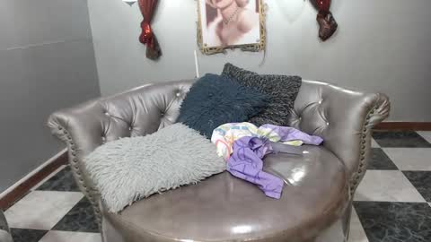 kitty online show from January 16, 2025, 1:27 am