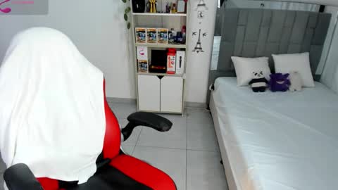 Snapshot of kitty_scoot chatting on October 1, 2025, 1:33 am kitty_scoot online show from October 1, 2025, 1:33 am