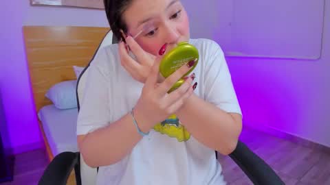 K I T T Y online show from December 22, 2025, 12:46 pm