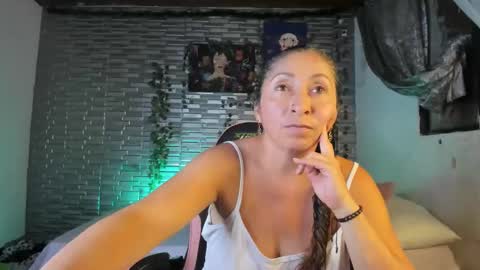 violet online show from October 21, 2025, 3:29 am