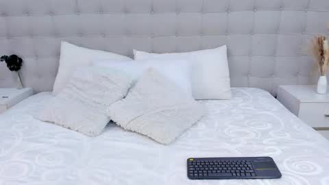 Kitty online show from January 6, 2025, 5:16 pm