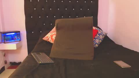 Snapshot of kittybonx chatting on December 1, 2024, 4:29 pm paola online show from December 1, 2024, 4:29 pm