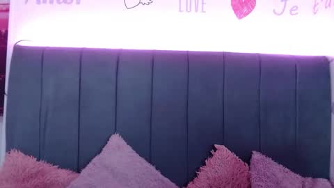 Snapshot of kittybrookex chatting on September 8, 2025, 5:23 pm Valery online show from September 8, 2025, 5:23 pm