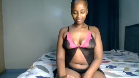 Snapshot of kittypettite chatting on July 18, 2026, 5:39 pm Kittypettite online show from July 18, 2026, 5:39 pm