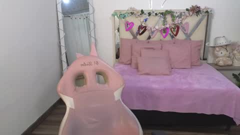 Snapshot of kittystar_tay chatting on March 7, 2025, 7:05 pm Kitty  online show from March 7, 2025, 7:05 pm