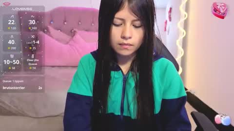 Snapshot of kittystar_tay chatting on October 13, 2025, 11:43 am Kitty  online show from October 13, 2025, 11:43 am