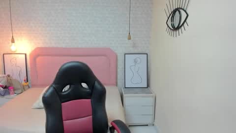 Snapshot of kittytimberlake chatting on October 3, 2025, 11:40 am K I T T Y online show from October 3, 2025, 11:40 am