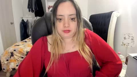 Snapshot of kittywantslove23 chatting on September 19, 2025, 12:12 am kittywantslove23 online show from September 19, 2025, 12:12 am