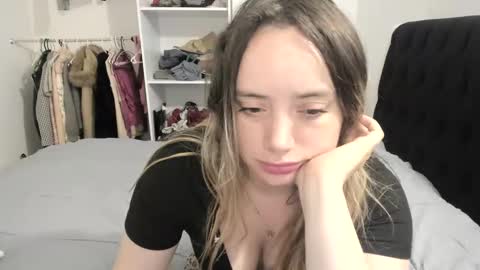 Snapshot of kittywantslove23 chatting on October 16, 2025, 11:06 pm kittywantslove23 online show from October 16, 2025, 11:06 pm