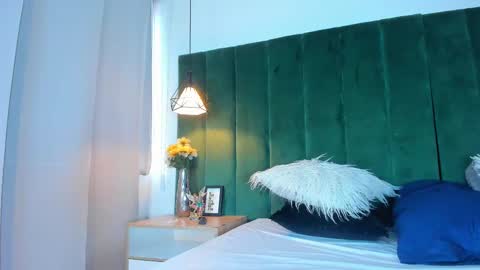 Snapshot of kittyy_milk chatting on September 27, 2025, 8:14 pm K I T T Y Y online show from September 27, 2025, 8:14 pm