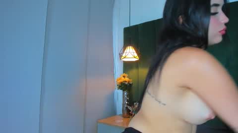 Snapshot of kittyy_milk chatting on October 3, 2025, 8:39 pm K I T T Y Y online show from October 3, 2025, 8:39 pm