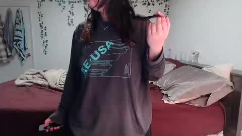 Kittyymaze online show from December 17, 2025, 12:55 pm