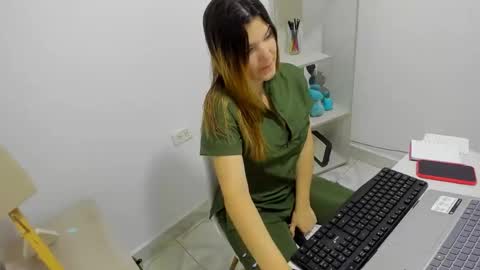 kity021 online show from May 5, 2026, 12:46 pm