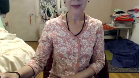 Snapshot of kiuminberry chatting on October 5, 2025, 5:55 pm KiuminBerry online show from October 5, 2025, 5:55 pm