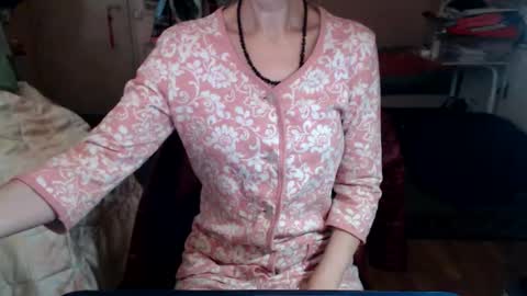 Snapshot of kiuminberry chatting on October 9, 2025, 11:19 am KiuminBerry online show from October 9, 2025, 11:19 am