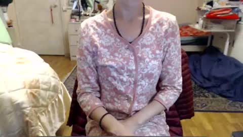 Snapshot of kiuminberry chatting on October 11, 2025, 3:54 pm KiuminBerry online show from October 11, 2025, 3:54 pm