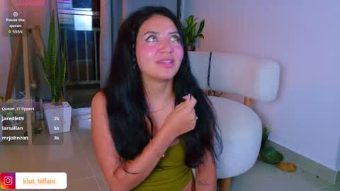 Snapshot of kiut_tiffanii chatting on September 19, 2025, 12:23 am Tiffanii online show from September 19, 2025, 12:23 am