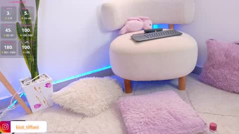 Snapshot of kiut_tiffanii chatting on October 11, 2025, 12:04 pm Tiffanii online show from October 11, 2025, 12:04 pm