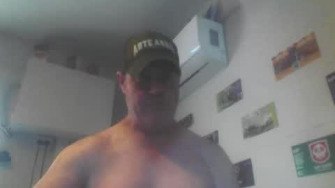 kiwiguy19773 online show from May 4, 2026, 1:01 am
