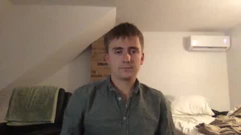 kiwiii231950 online show from May 13, 2026, 2:31 am
