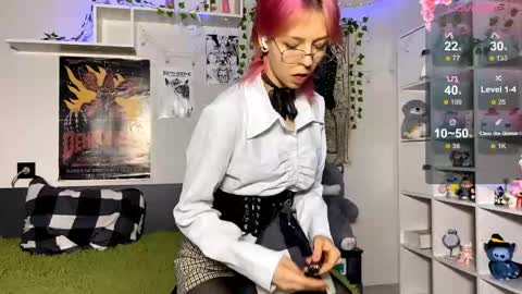 Luna online show from March 18, 2026, 7:06 pm