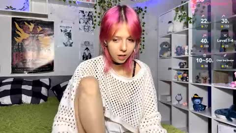 Luna online show from March 19, 2026, 7:29 pm