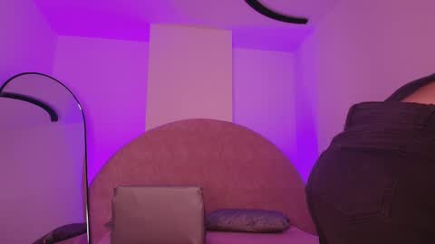 Snapshot of kkira_doll chatting on May 12, 2026, 11:51 am Kkira online show from May 12, 2026, 11:51 am