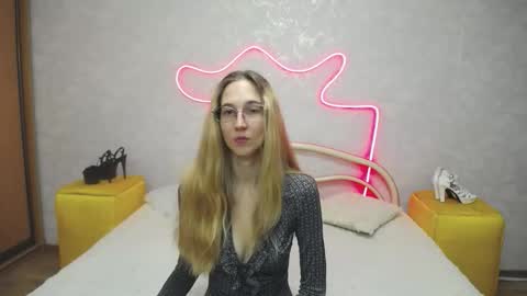 Klary online show from September 27, 2025, 5:12 am