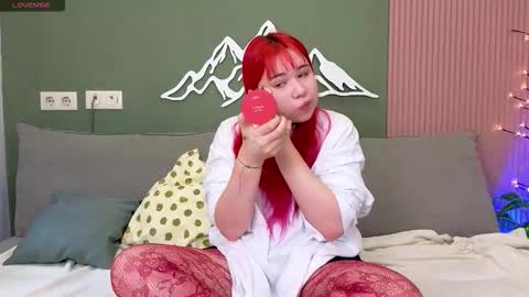 Klee online show from October 12, 2025, 4:44 am