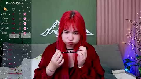 Klee online show from October 13, 2025, 4:34 am