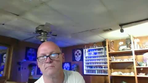 MrKleeen online show from May 7, 2026, 10:53 am