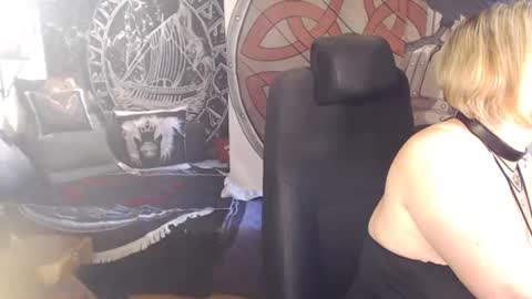 Snapshot of kleiner_teufel chatting on January 29, 2025, 12:24 pm Michelle online show from January 29, 2025, 12:24 pm