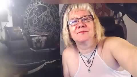 Snapshot of kleiner_teufel chatting on February 6, 2025, 6:02 pm Michelle online show from February 6, 2025, 6:02 pm