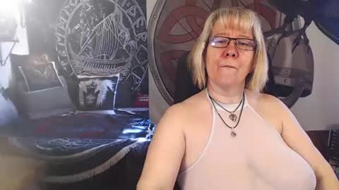 Snapshot of kleiner_teufel chatting on March 5, 2025, 12:44 pm Michelle online show from March 5, 2025, 12:44 pm