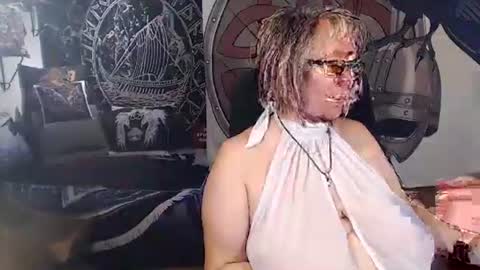 Snapshot of kleiner_teufel chatting on October 1, 2025, 6:19 am Michelle online show from October 1, 2025, 6:19 am