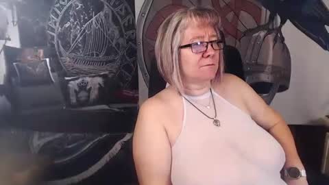 Snapshot of kleiner_teufel chatting on October 12, 2025, 4:50 pm Michelle online show from October 12, 2025, 4:50 pm