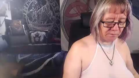 Snapshot of kleiner_teufel chatting on October 15, 2025, 7:08 am Michelle online show from October 15, 2025, 7:08 am