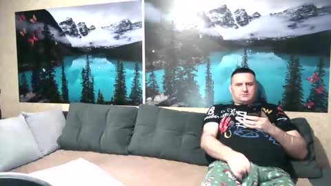 Kleosnow online show from September 25, 2025, 9:02 am