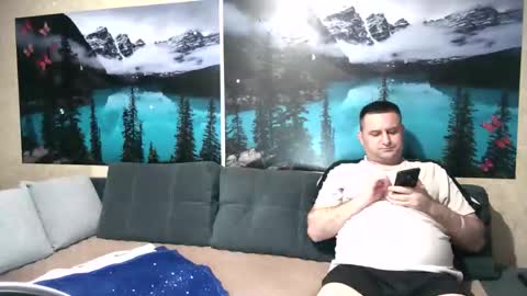 Kleosnow online show from October 2, 2025, 8:32 am